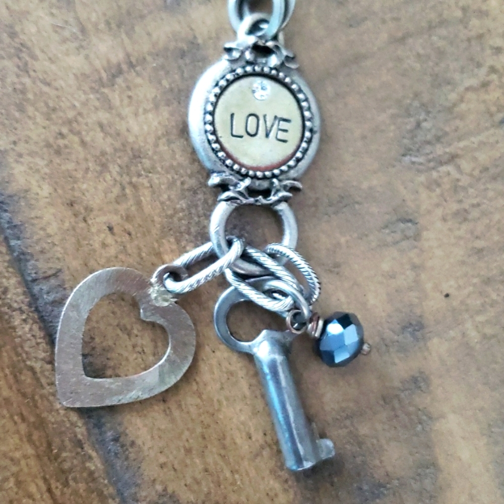 Necklace. Love.